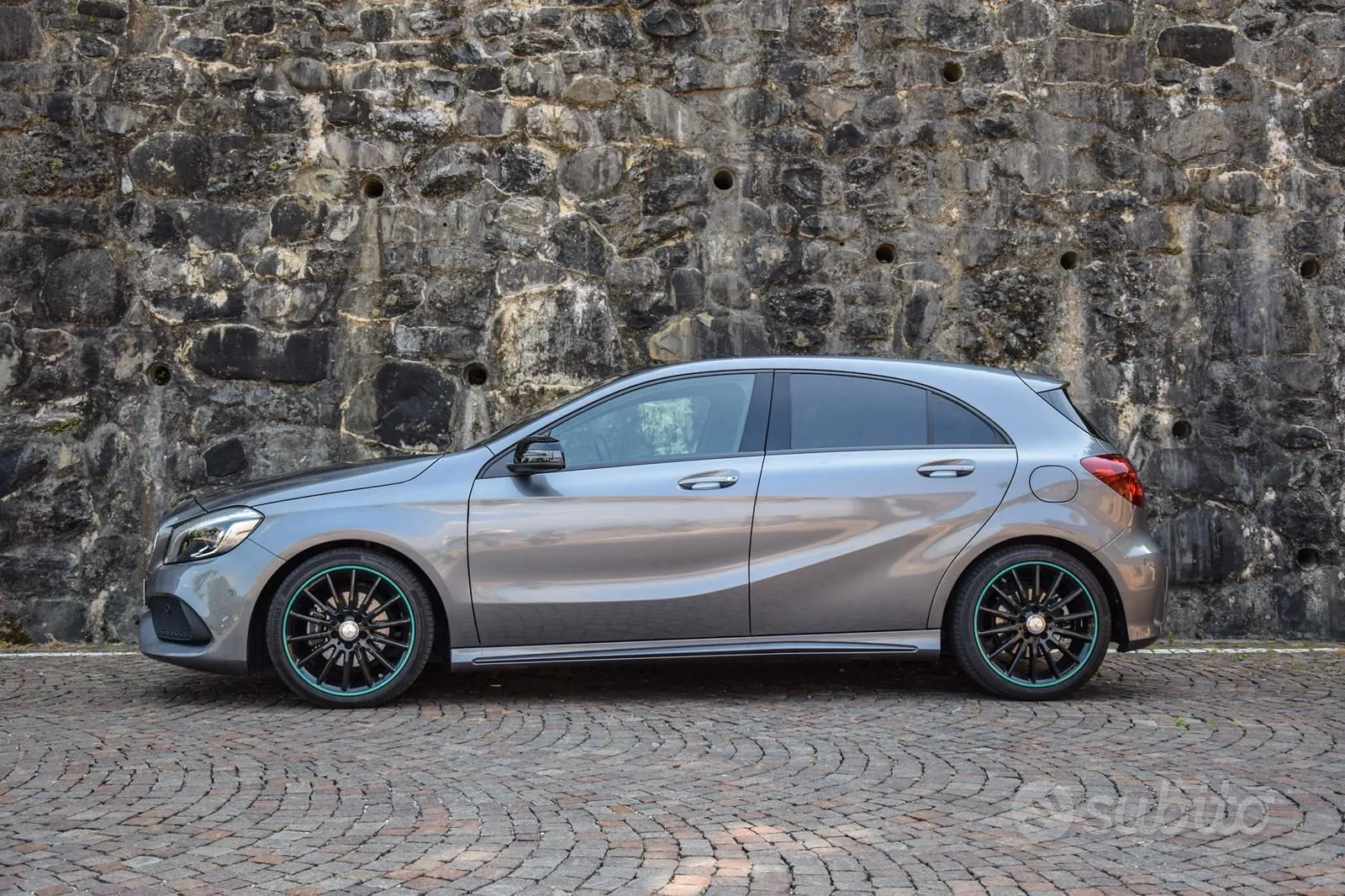 Mercedes-Benz A200 2016 photo 3