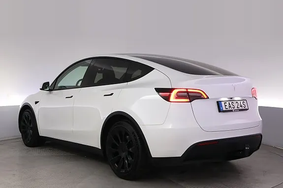 Tesla Model Y 2023 photo 4