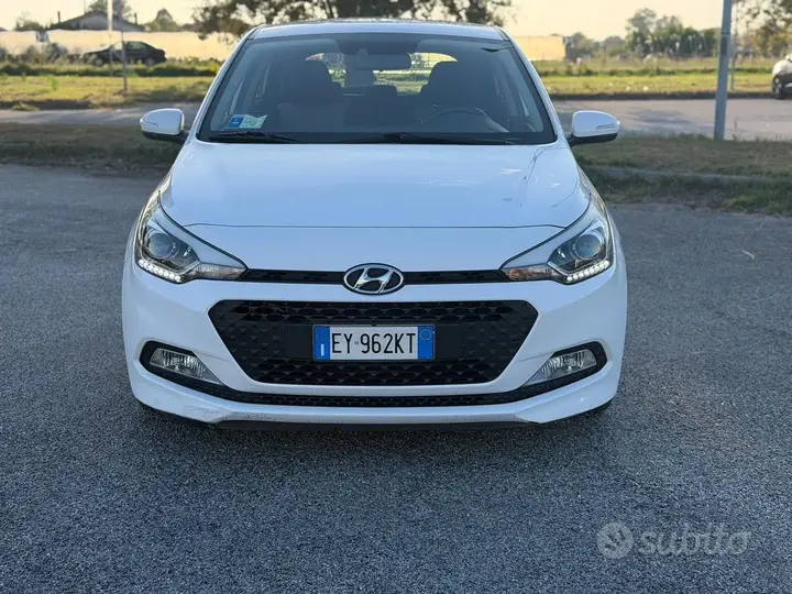Hyundai I20 2015 photo 2