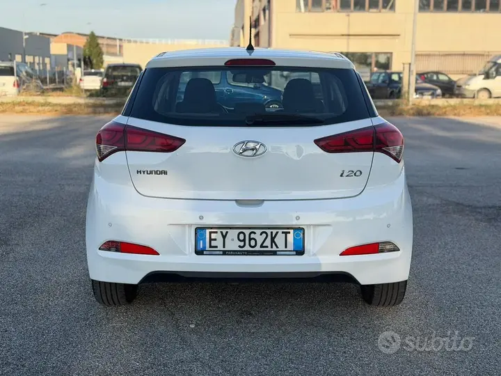 Hyundai I20 2015 photo 5