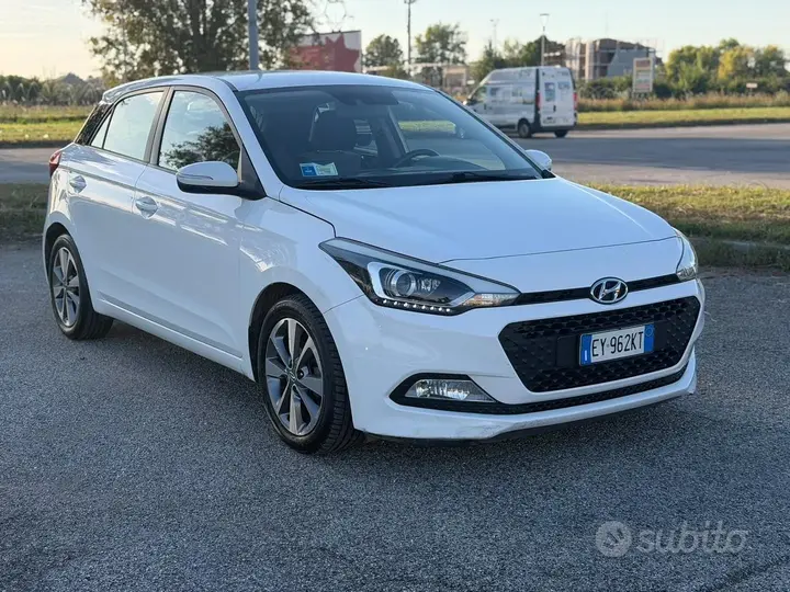 Hyundai I20 2015 photo 3