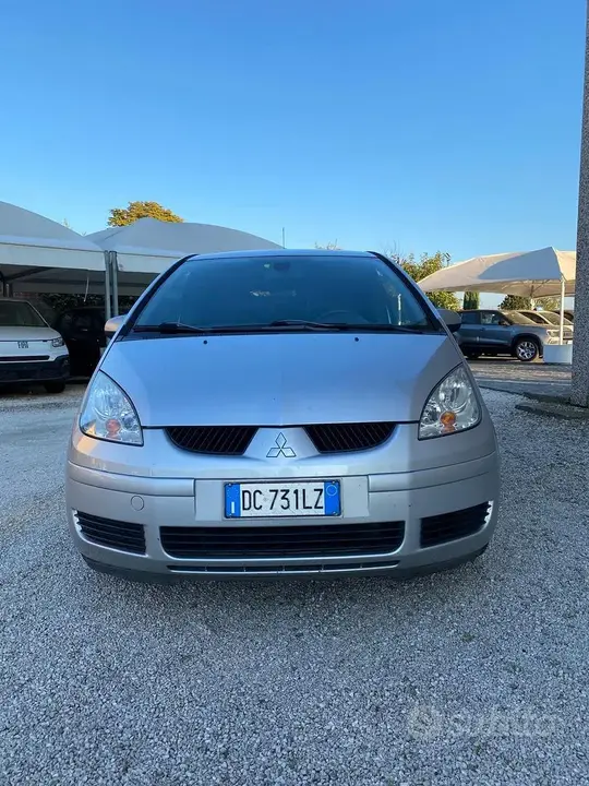 Mitsubishi Colt 2006 photo 2