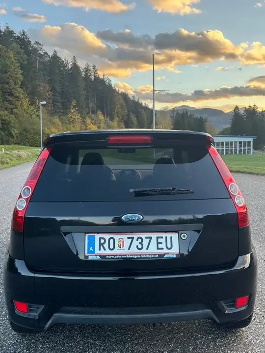 Ford Fiesta 2007 photo 2