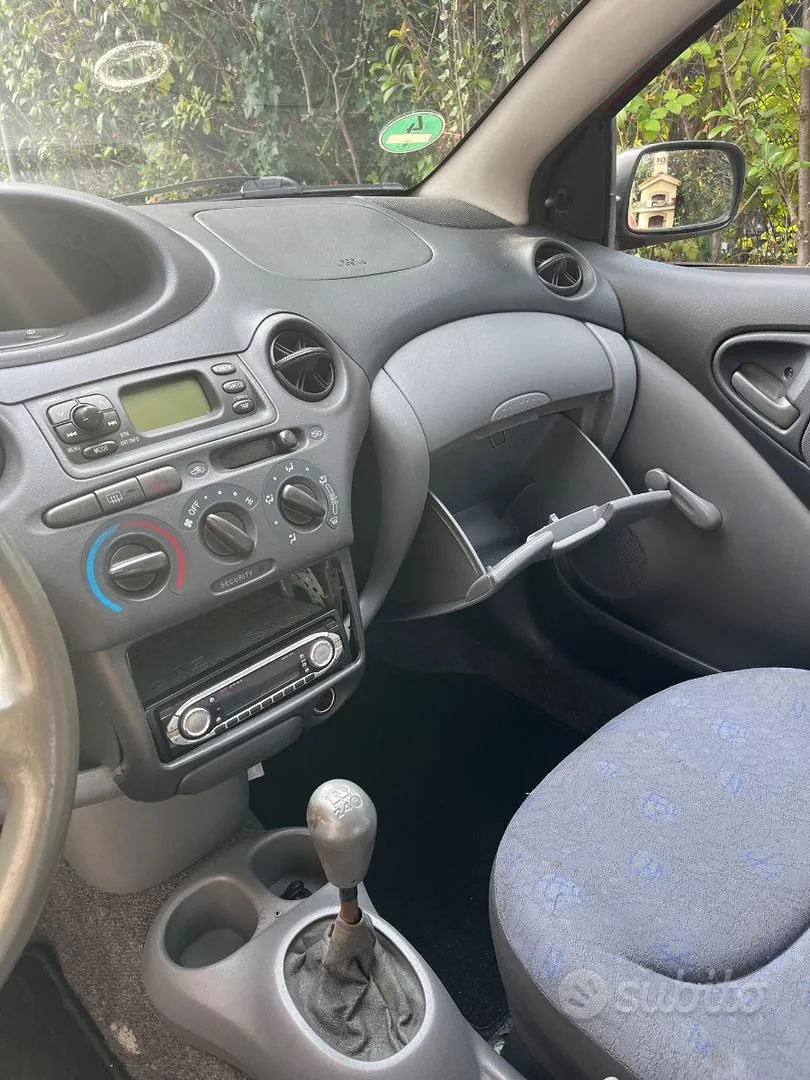 Toyota Yaris 2001 photo 5