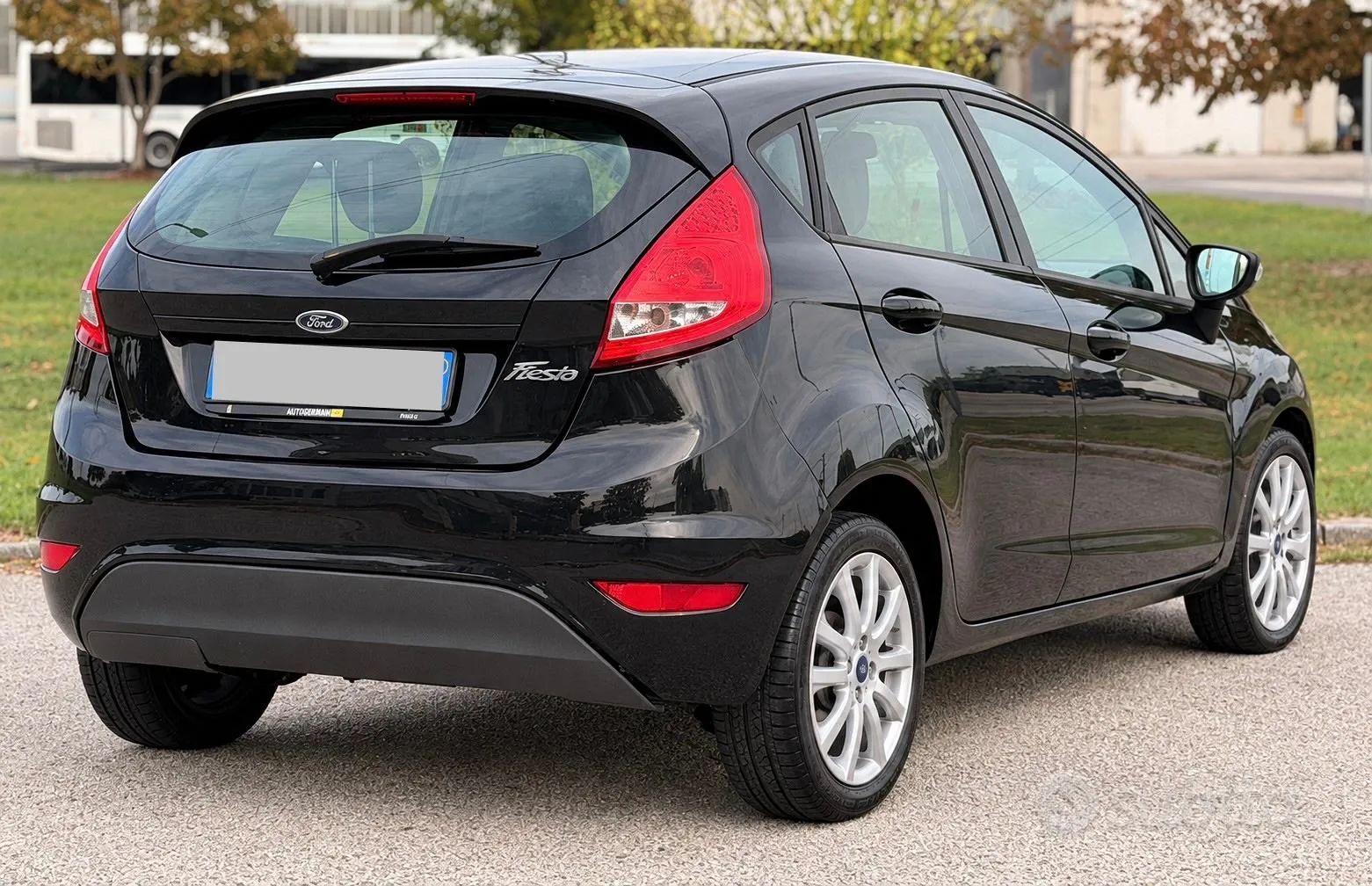 Ford Fiesta 2011 photo 4