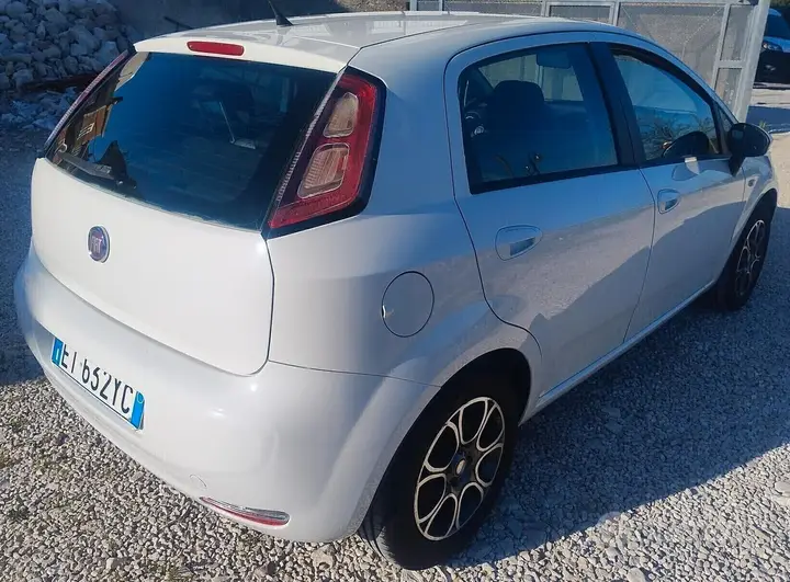 Fiat Punto 2014 photo 3