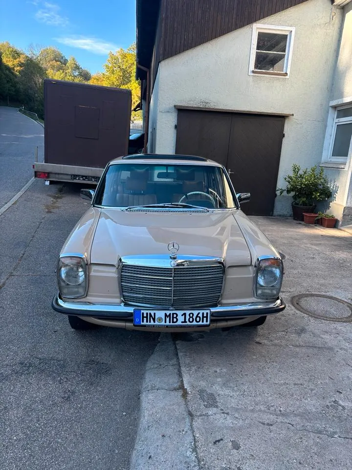 Mercedes-Benz W114