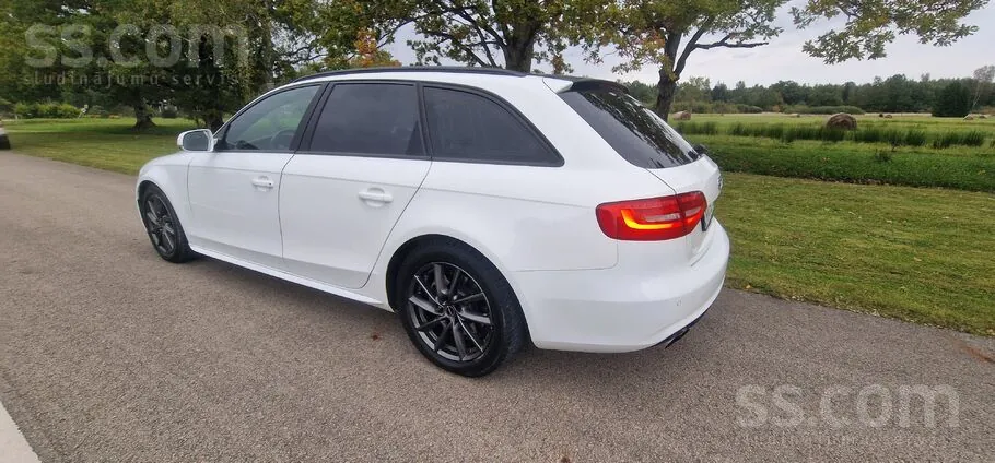 Audi A4 2012 photo 3