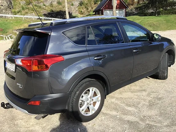Toyota Rav4 2015 photo 3