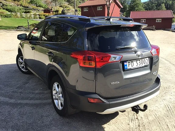 Toyota Rav4 2015 photo 4