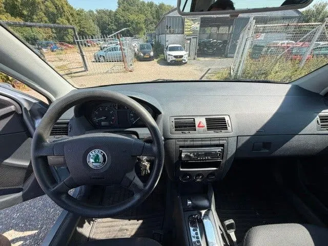 Skoda Fabia 2003 photo 2