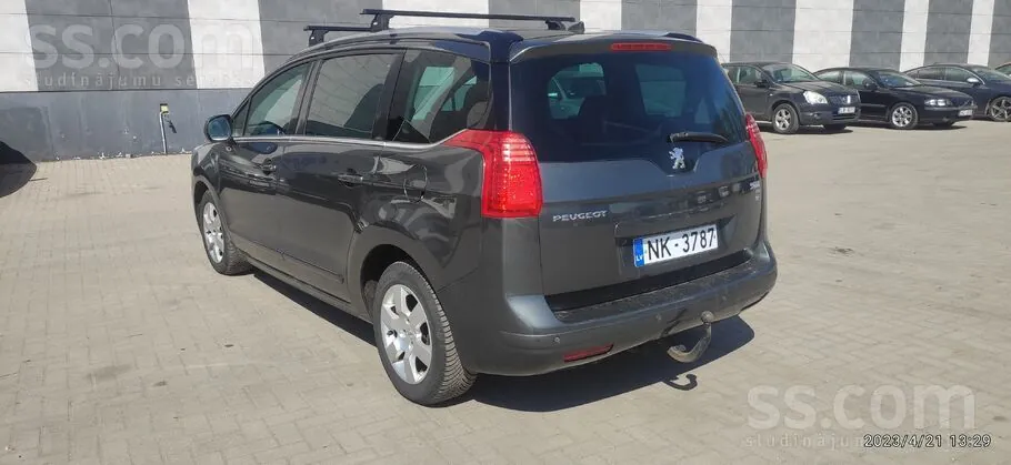Peugeot 5008 2012 photo 5