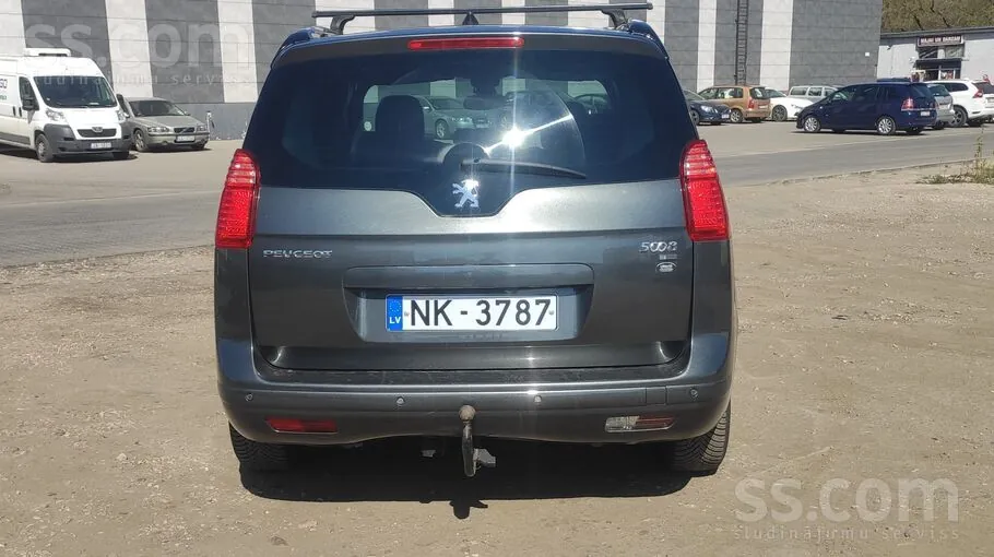 Peugeot 5008 2012 photo 4