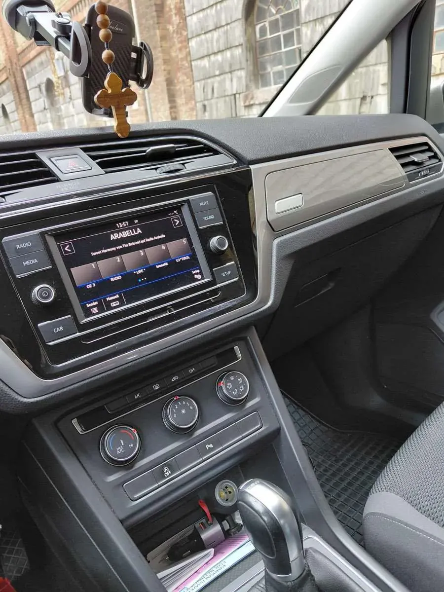 Volkswagen Touran 2018 photo 3