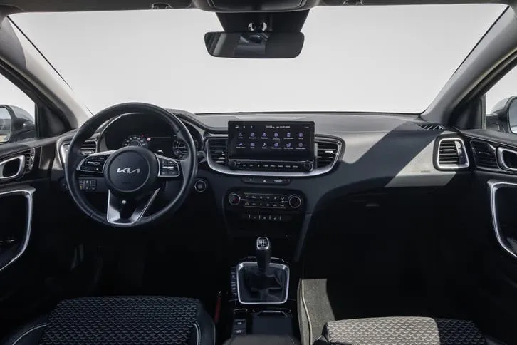 Kia Ceed Sportswagon 2023 photo 3