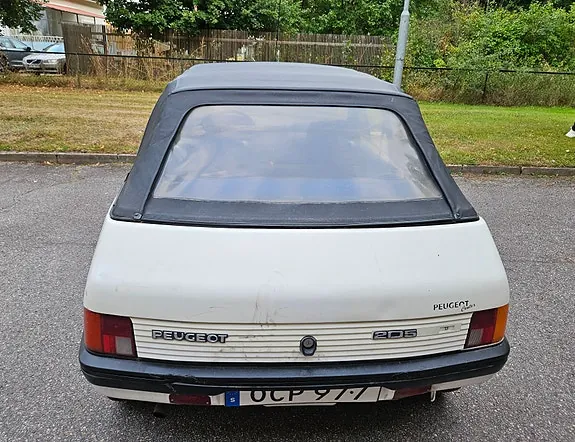 Peugeot 205 1990 photo 3