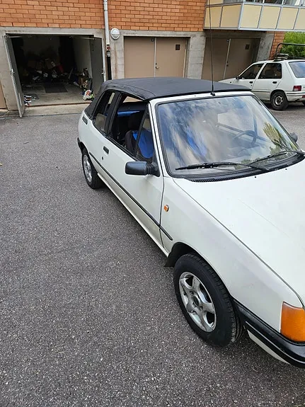 Peugeot 205 1990 photo 4