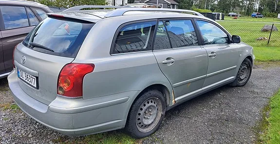 Toyota Avensis 2006 photo 2