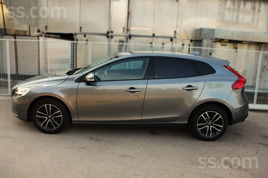 Volvo V40 2019 photo 3