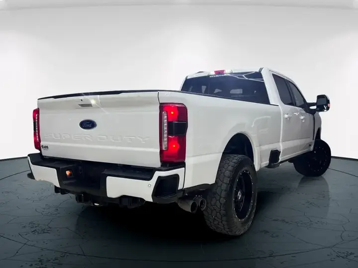Ford F350 2023 photo 2