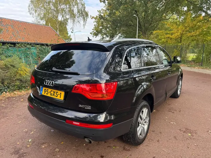 Audi Q7 2008 photo 5