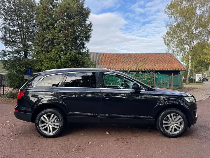 Audi Q7 2008 photo 4