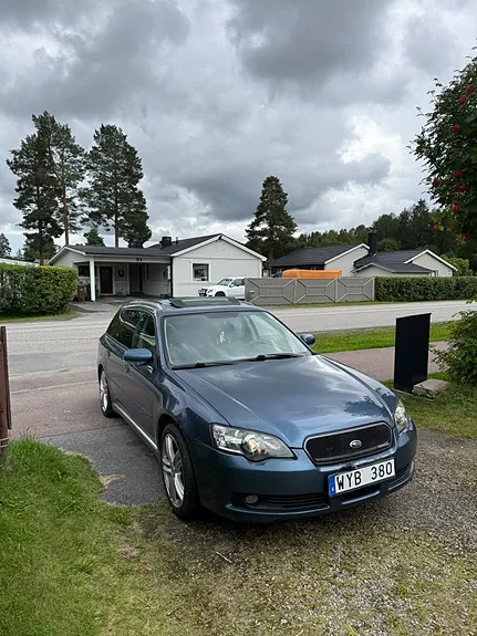 Subaru Legacy 2005 photo 2