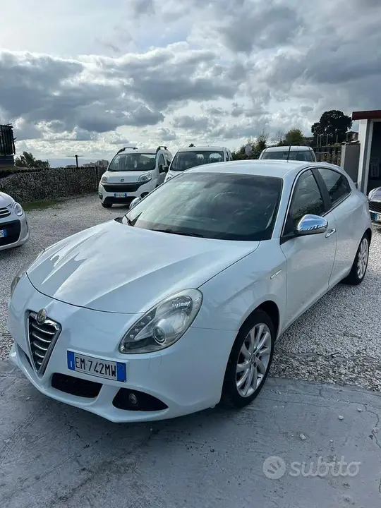 Alfa Romeo Giulietta 2012 photo 4