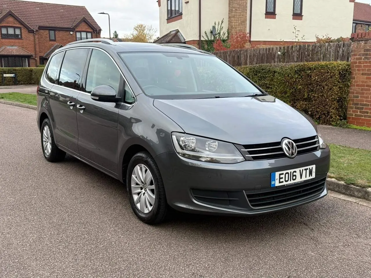 Volkswagen Sharan 2016 photo 2