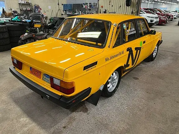 Volvo 240 1980 photo 3