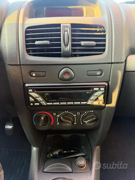 Renault Clio 2007 photo 5