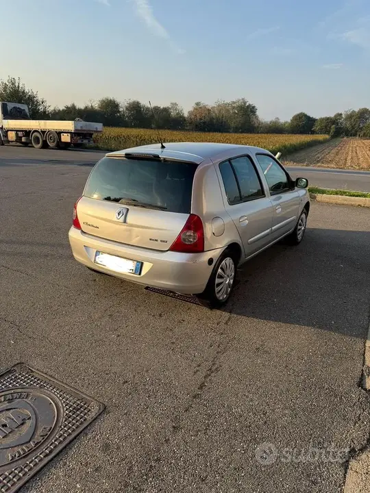 Renault Clio 2007 photo 4