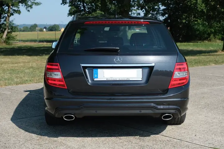 Mercedes-Benz C-Class 2012 photo 3