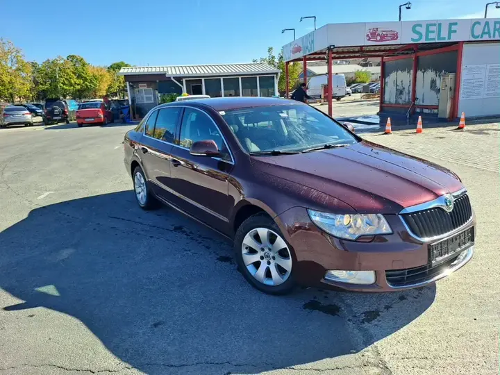 Skoda Superb 2009 photo 3