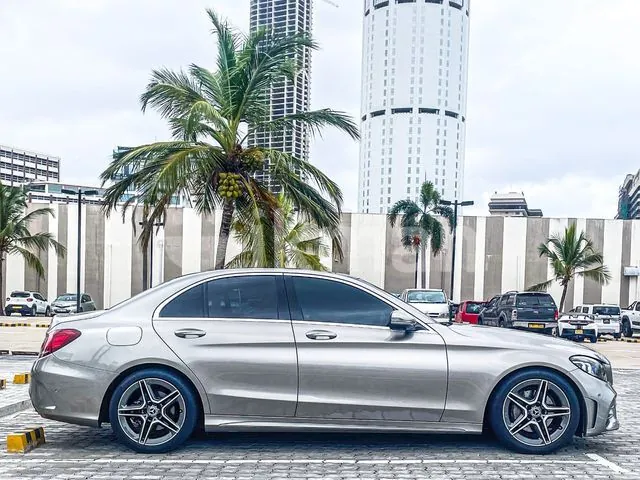 Mercedes-Benz C200 2019 photo 4