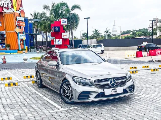 Mercedes-Benz C200