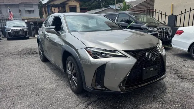 Lexus Ux200