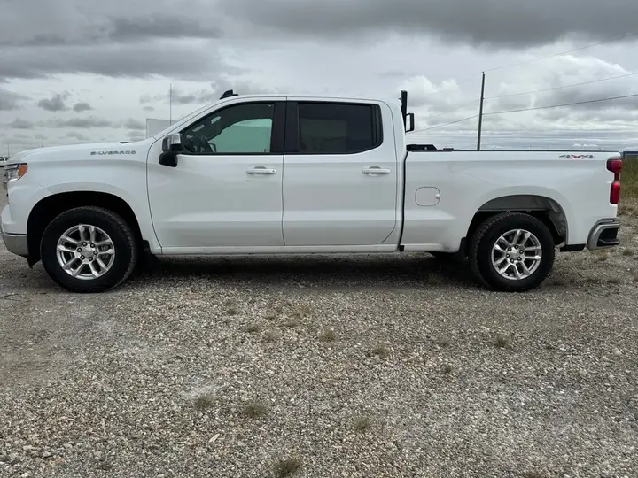 Chevrolet Silverado 1500 2023 photo 3