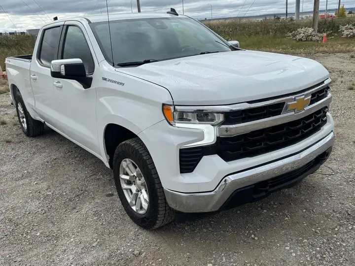 Chevrolet Silverado 1500 2023 photo 2