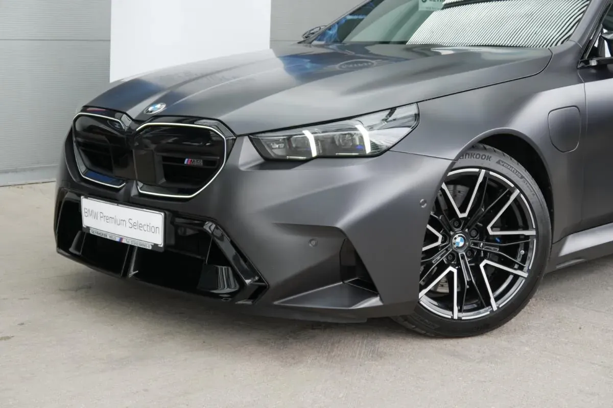 BMW 5 Series 2025 photo 3
