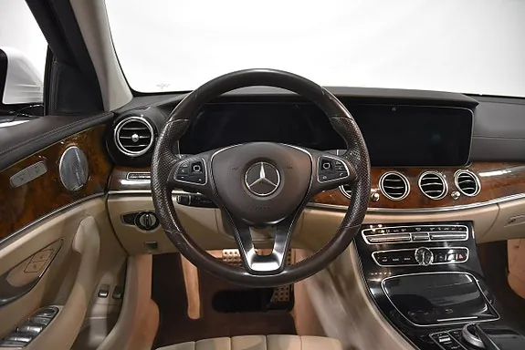 Mercedes-Benz E220 2018 photo 2