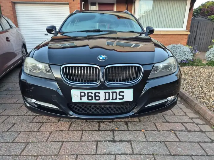 BMW 3 Series 2012 photo 2