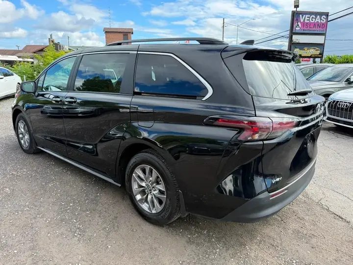 Toyota Sienna 2025 photo 4