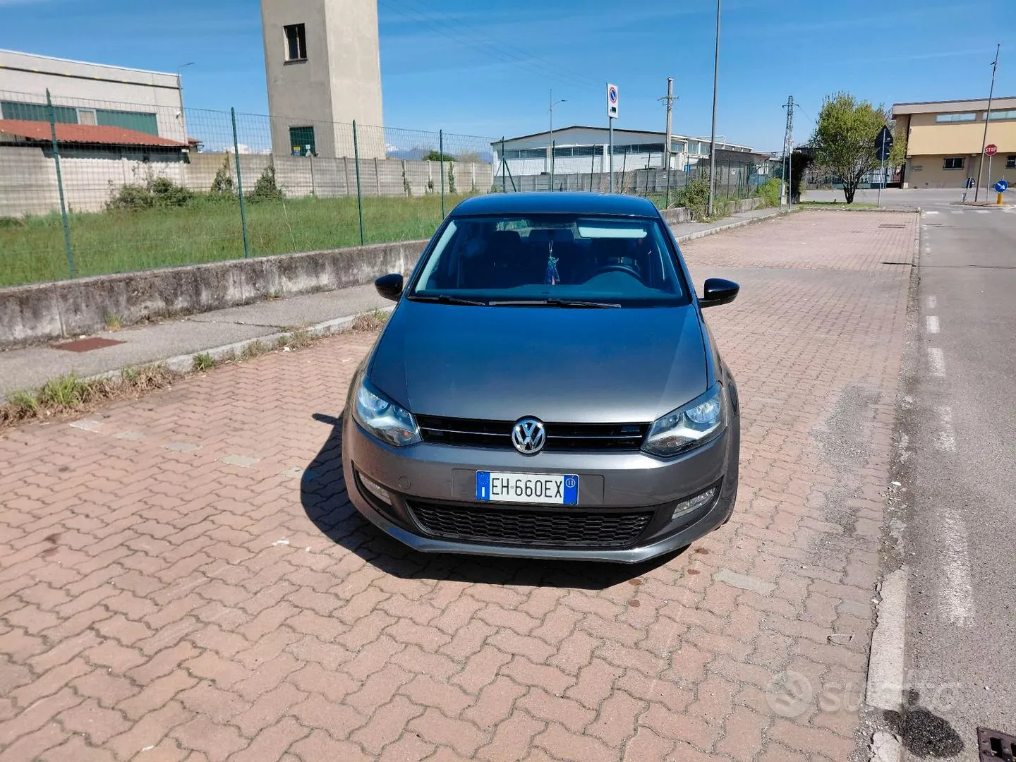 Volkswagen Polo 2011 photo 2