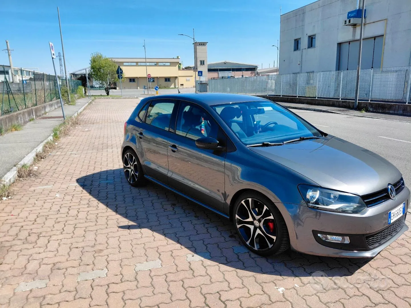 Volkswagen Polo 2011 photo 3