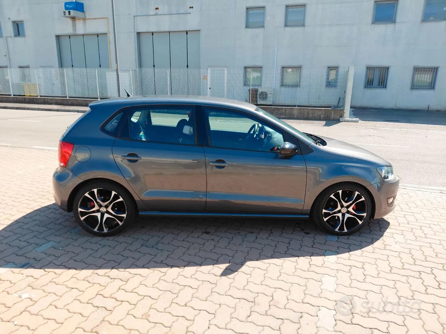 Volkswagen Polo 2011 photo 4