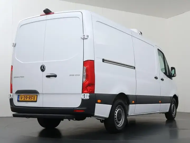 Mercedes-Benz Sprinter 2022 photo 2