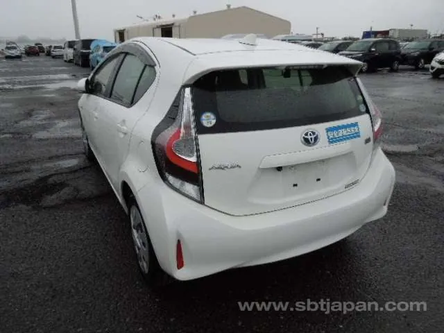 Toyota Aqua L 2019 photo 3