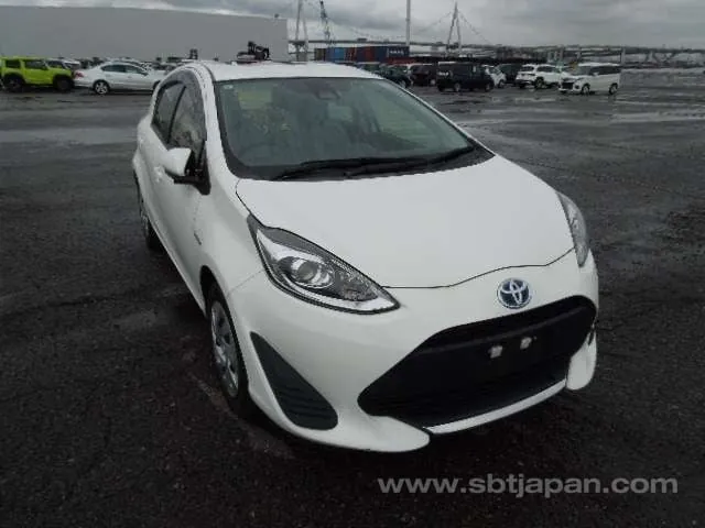 Toyota Aqua L
