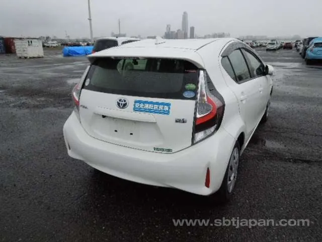Toyota Aqua L 2019 photo 4